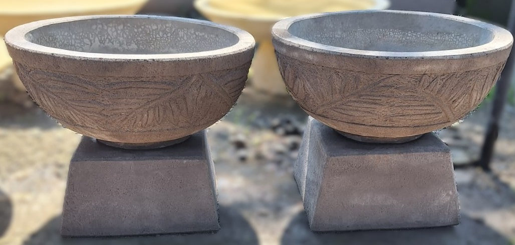 Palm Leaf Bird Bath Bowl and Stand - 47cm