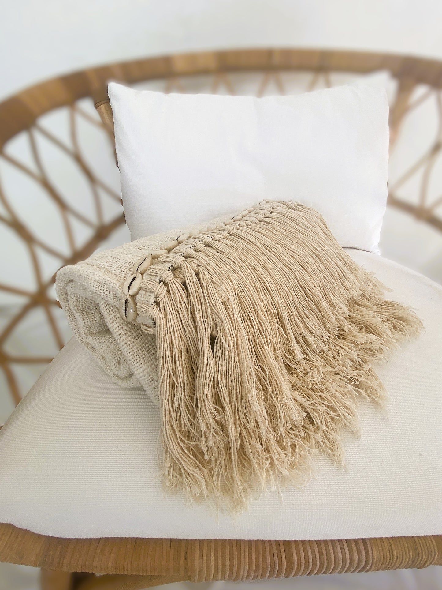 Driftwood Cowrie Shell - Thick Weave Throw Rug - Off White
